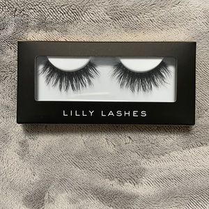 Brand new Lilly Lashes in Dallas